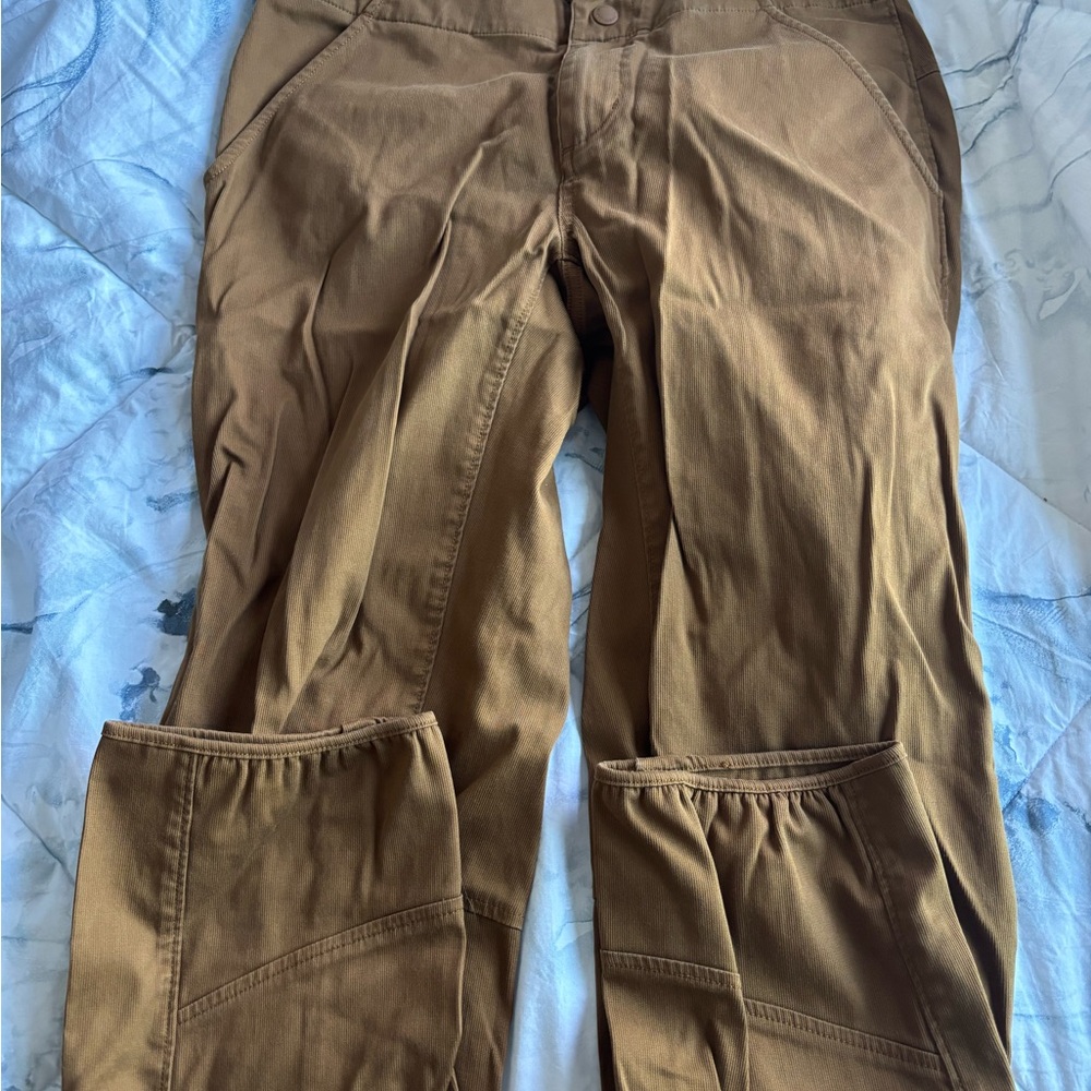 Mountain Hardwear Tan Cargo Pants Women's Size 2